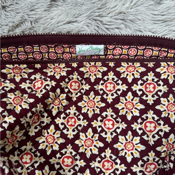 Vera Bradley Large Duffel in Medallion Pattern - Picture 4 of 8